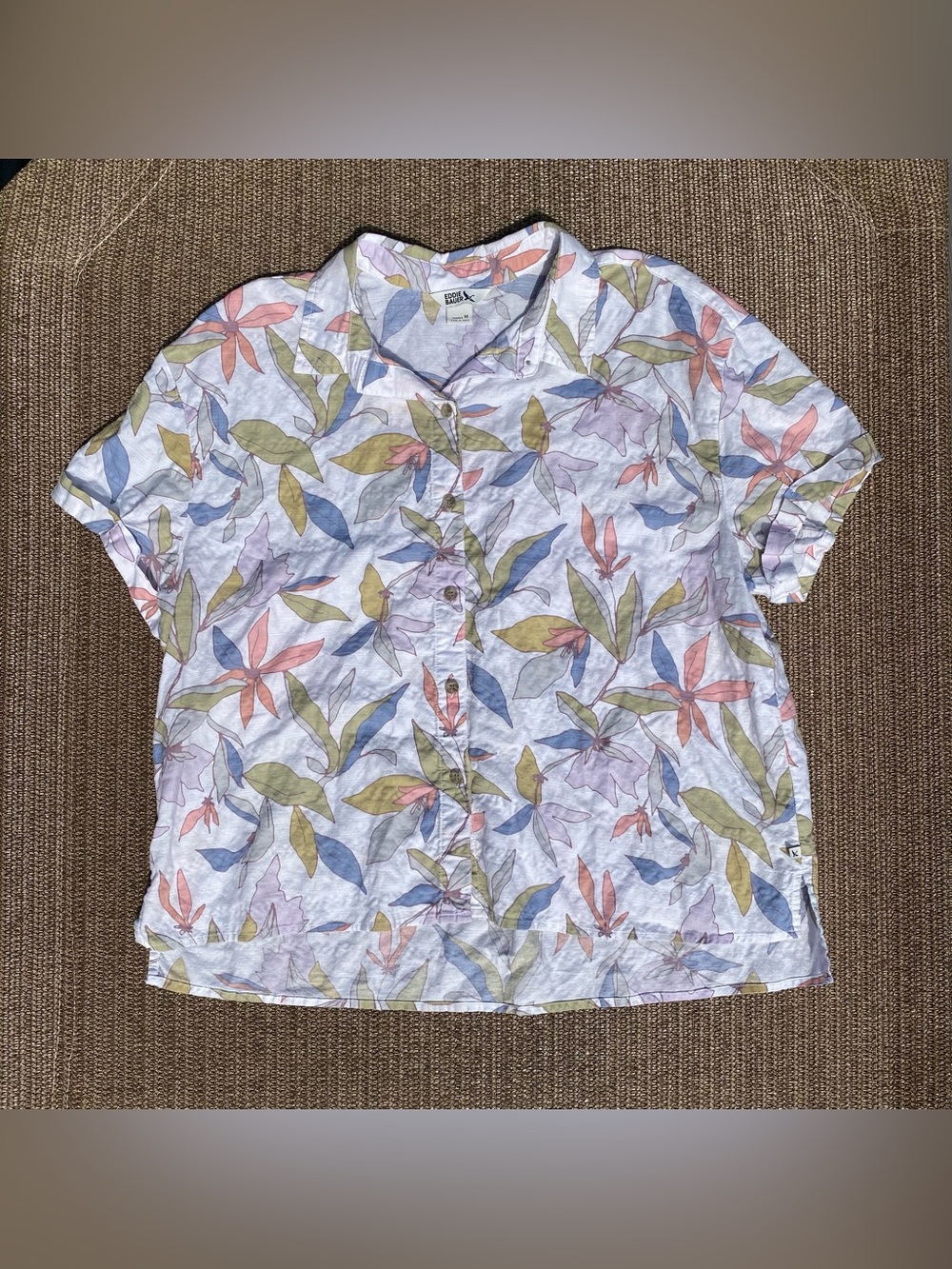 Eddie Bauer Pastel Watercolor Floral Short Sleeve Baja Button Up Camp Shirt M